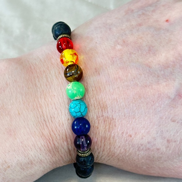Multicolor 7 stone chakra stretchy bracelet w/black lava stones - Picture 7 of 15